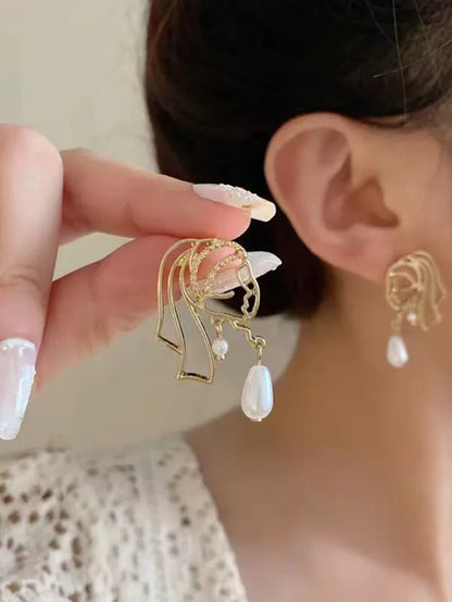 GIRL WITH THE PEARL EARRINGS