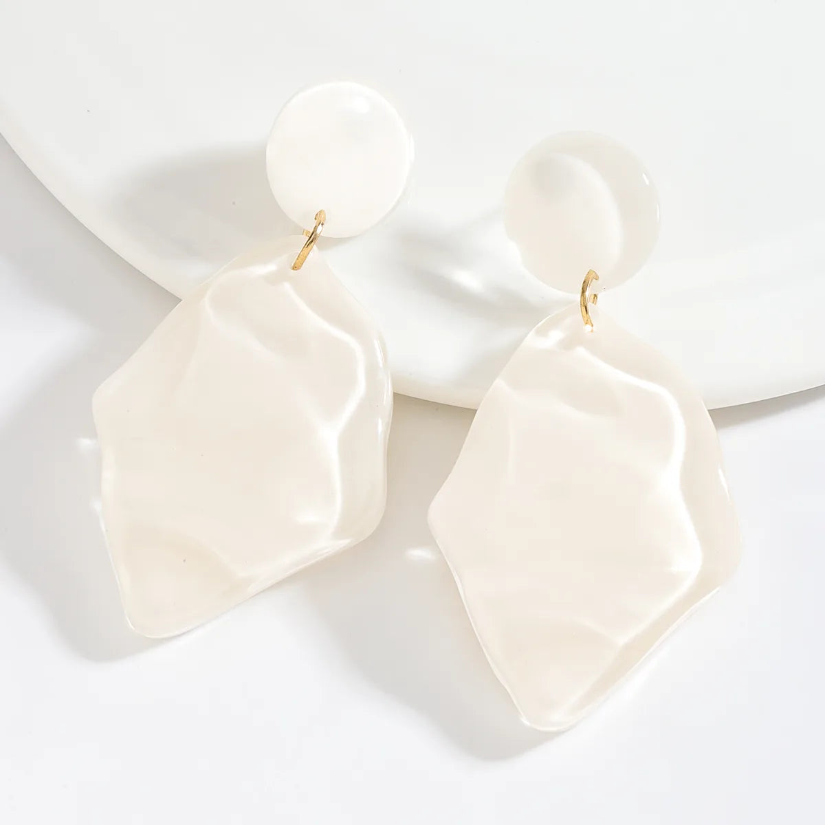 WAVY RESIN EARRINGS